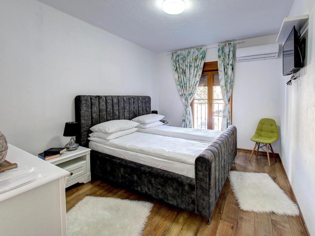Guesthouse Check In Stolac Bagian luar foto