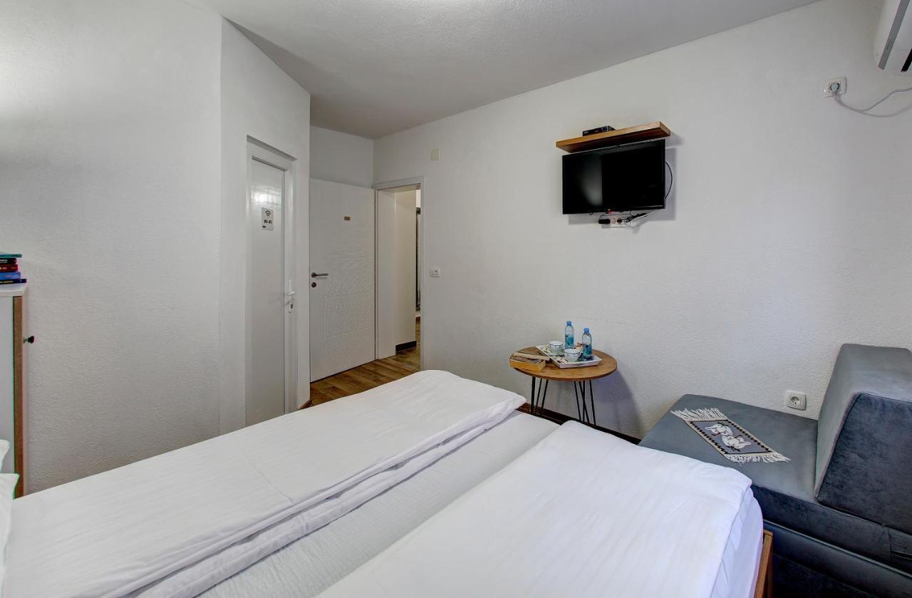 Guesthouse Check In Stolac Bagian luar foto