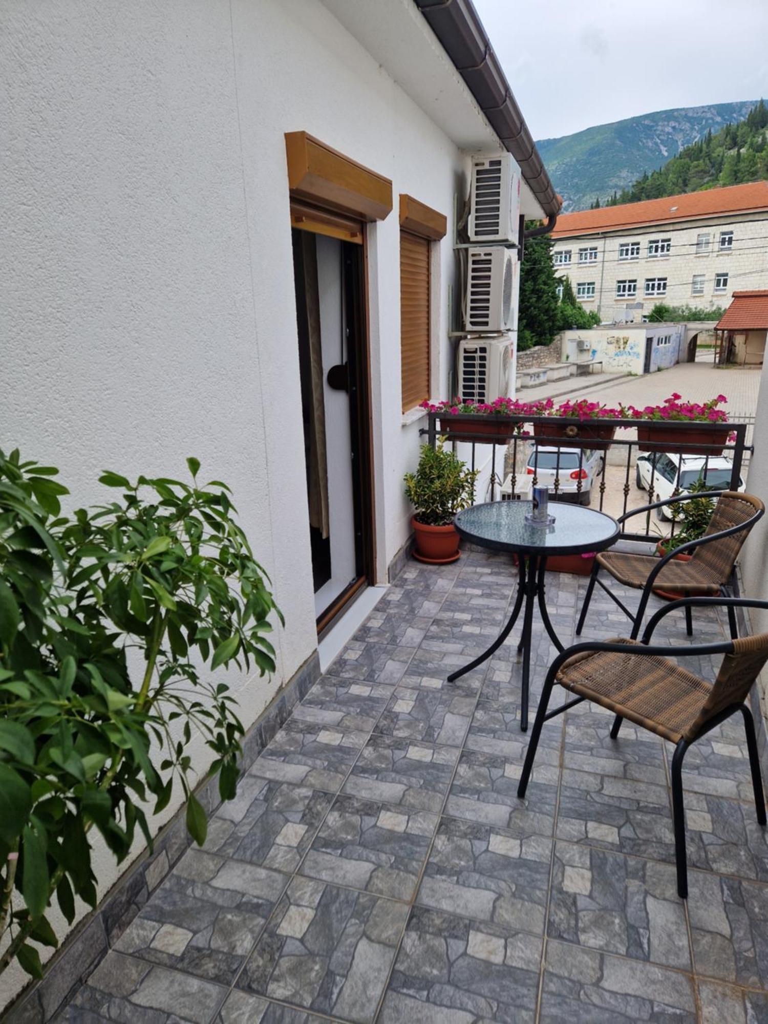 Guesthouse Check In Stolac Bagian luar foto