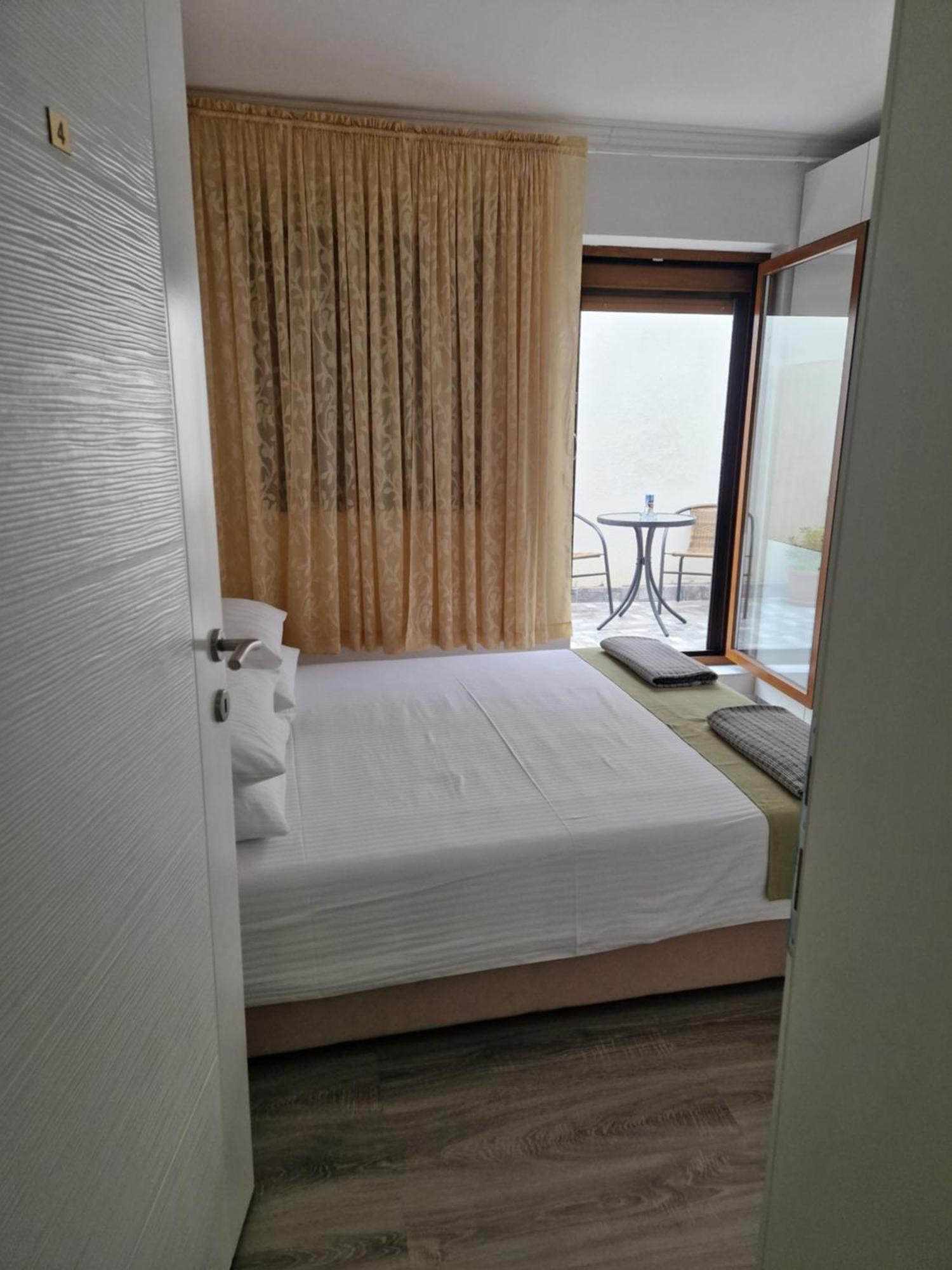 Guesthouse Check In Stolac Ruang foto